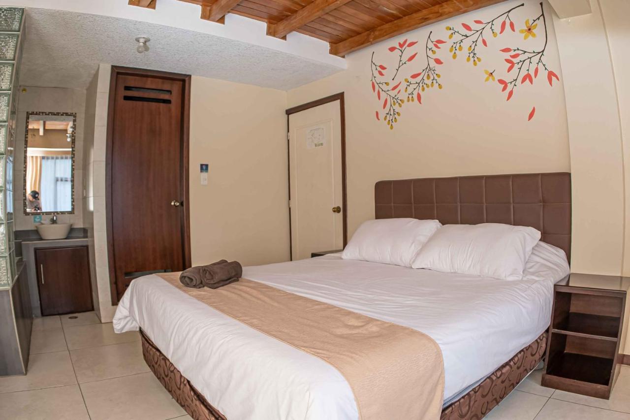 Hotel Tungurahua Banos  Exterior photo