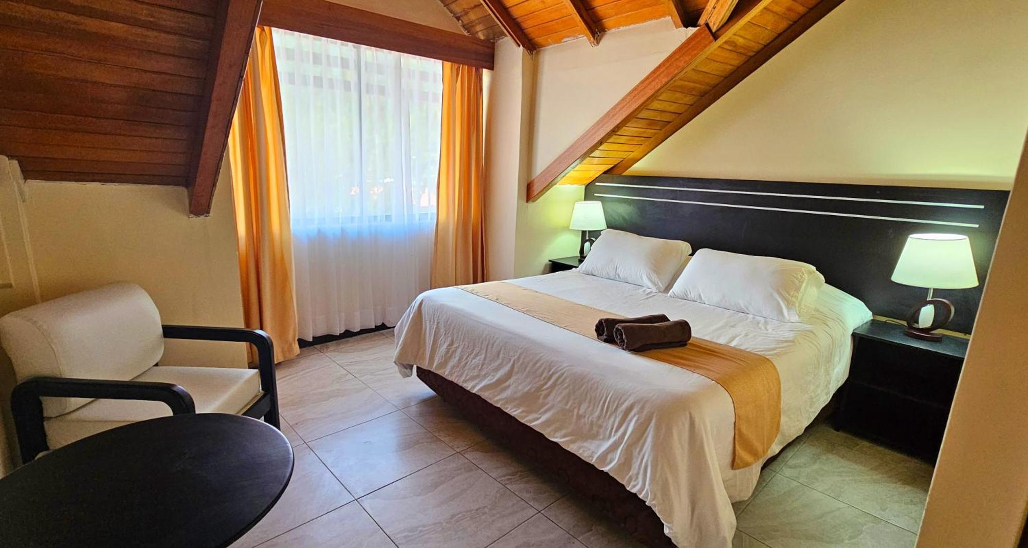 Hotel Tungurahua Banos  Exterior photo